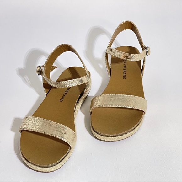 Lucky Brand YG-Gaelic | Light Gold Lucido Leather Sandal - Picture 3 of 6